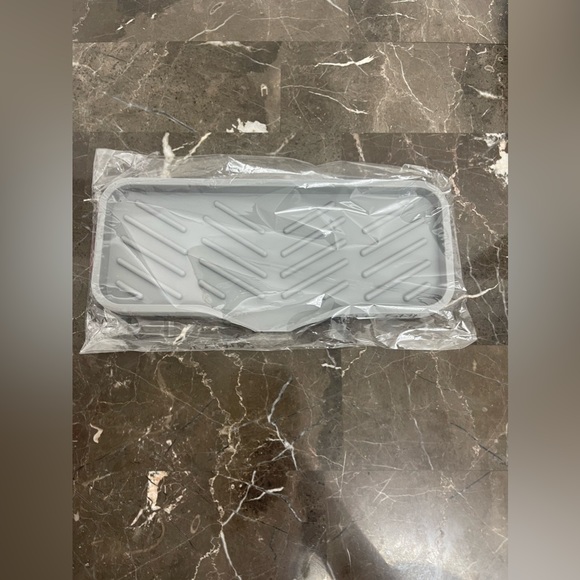 New! Unused! Silicone Sponge Holder for Kitchen Sink, 45 Degree Groove Drains Si - Picture 6 of 7